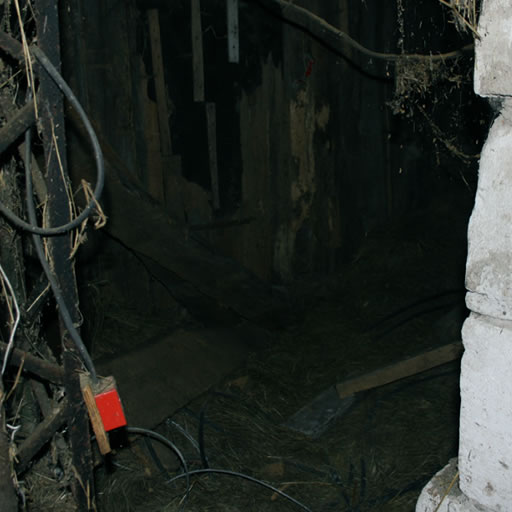 Dark Barn Escape